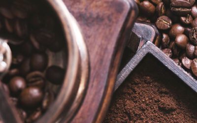 Del grano a tu taza: bondades de moler tu propio café
